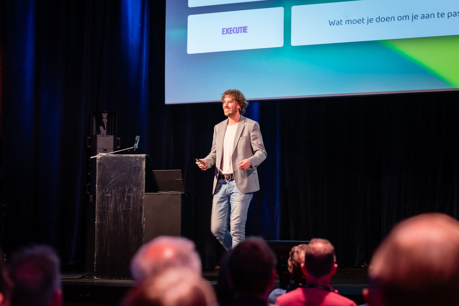 Job van den Berg tijdens een keynote over AI-agents