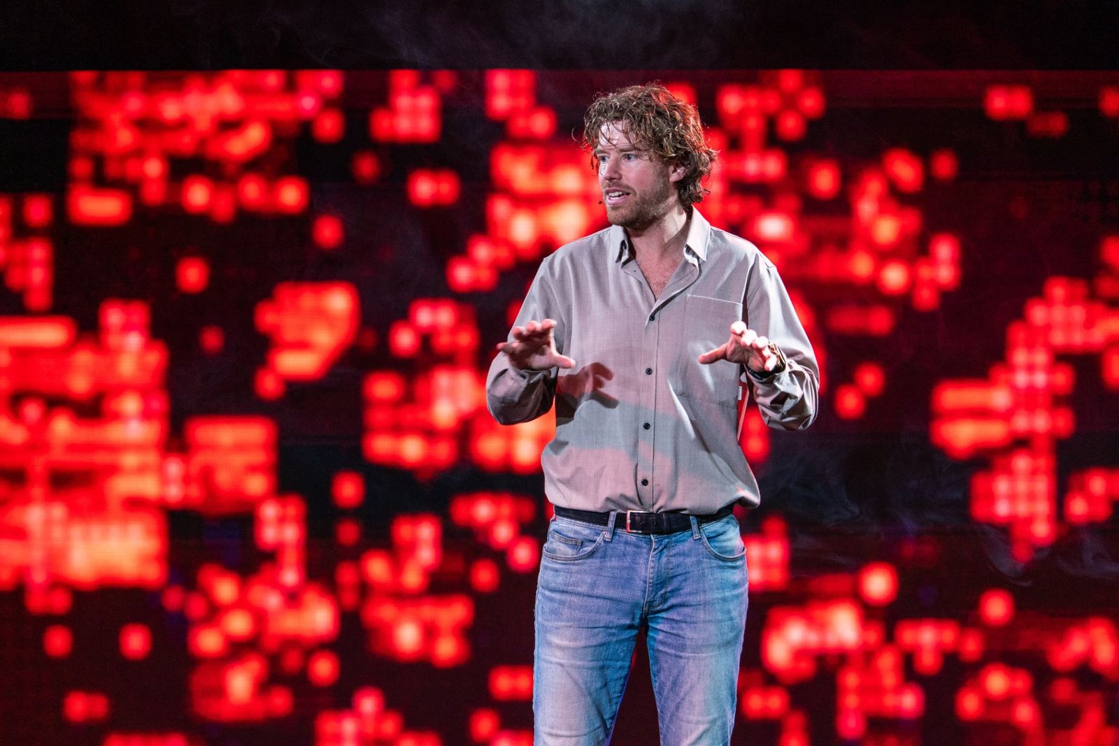 Job van den Berg tijdens een keynote over AI-agents