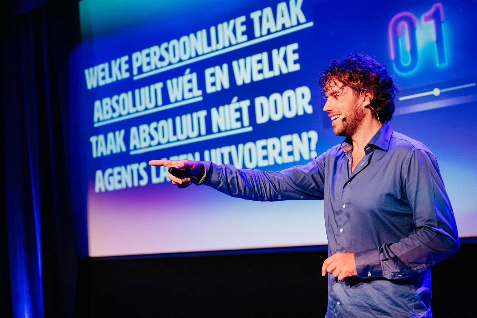 Job van den Berg during a keynote on AI agents